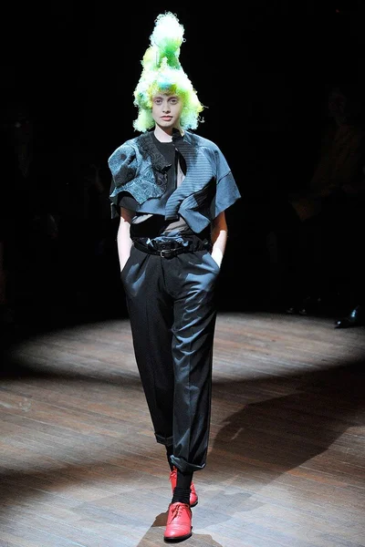 Look 4